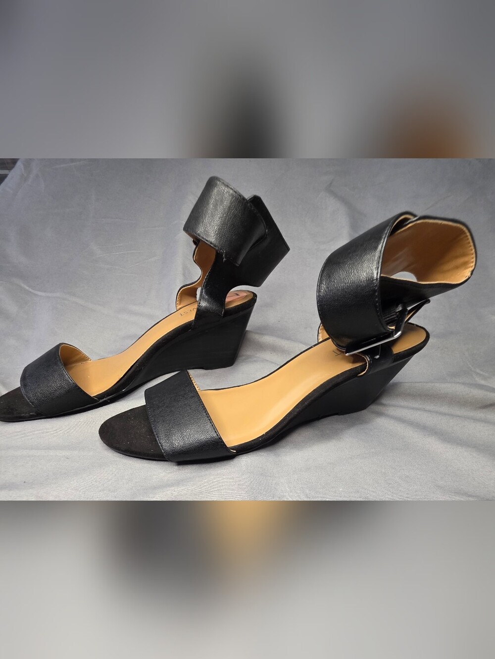 Nine West Black Ankle Strap Wedge Sandals Size 7 Buckle Open Toe